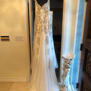 ALFRED ANGELO STRAPLESS WEDDING GOWN